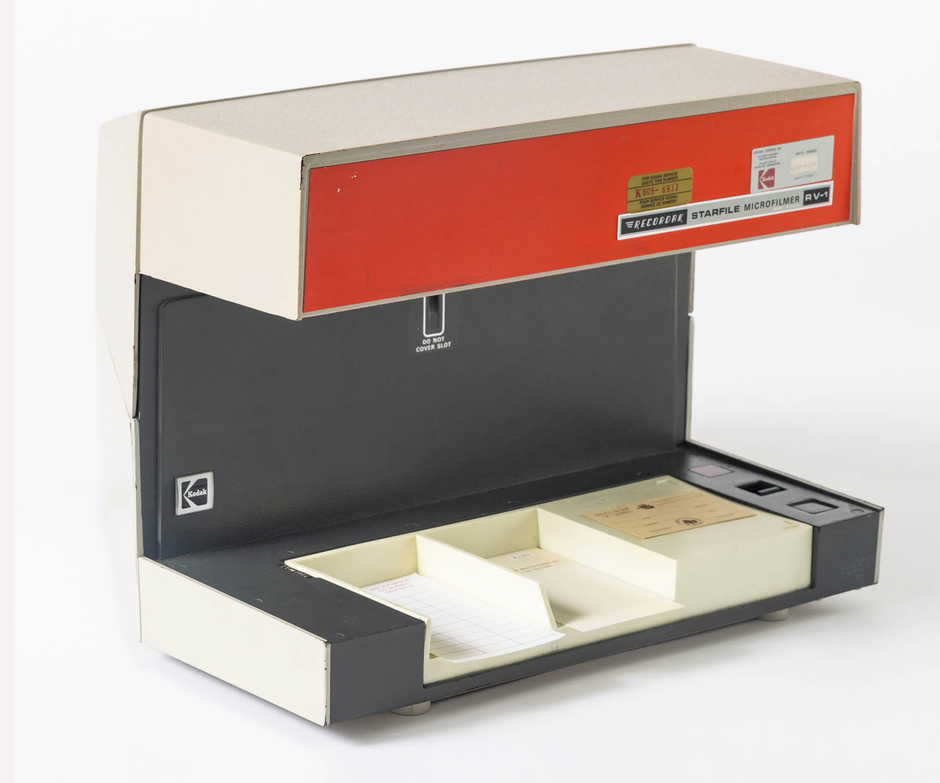 Machine Recordak utilisée dans les années 1970-1980. Photo : Hélène Bouffard, collection de L’ICQ